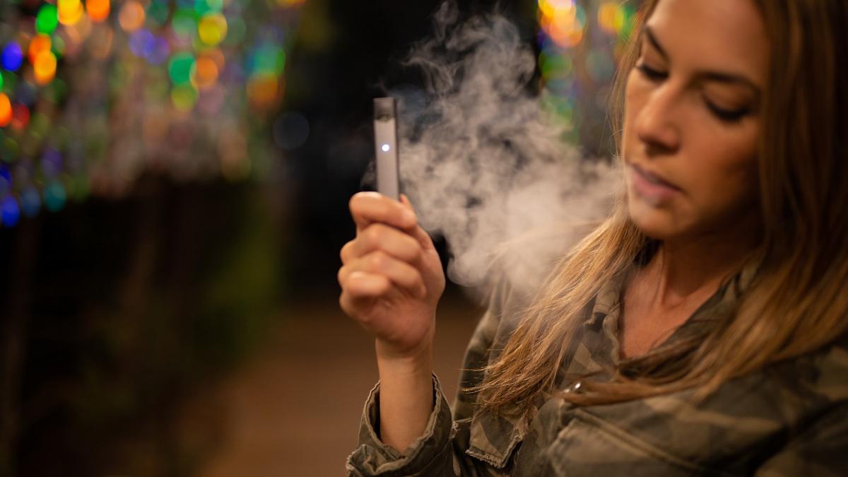 Impactul nociv al țigărilor electronice și tutunului încălzit asupra sănătății pulmonare