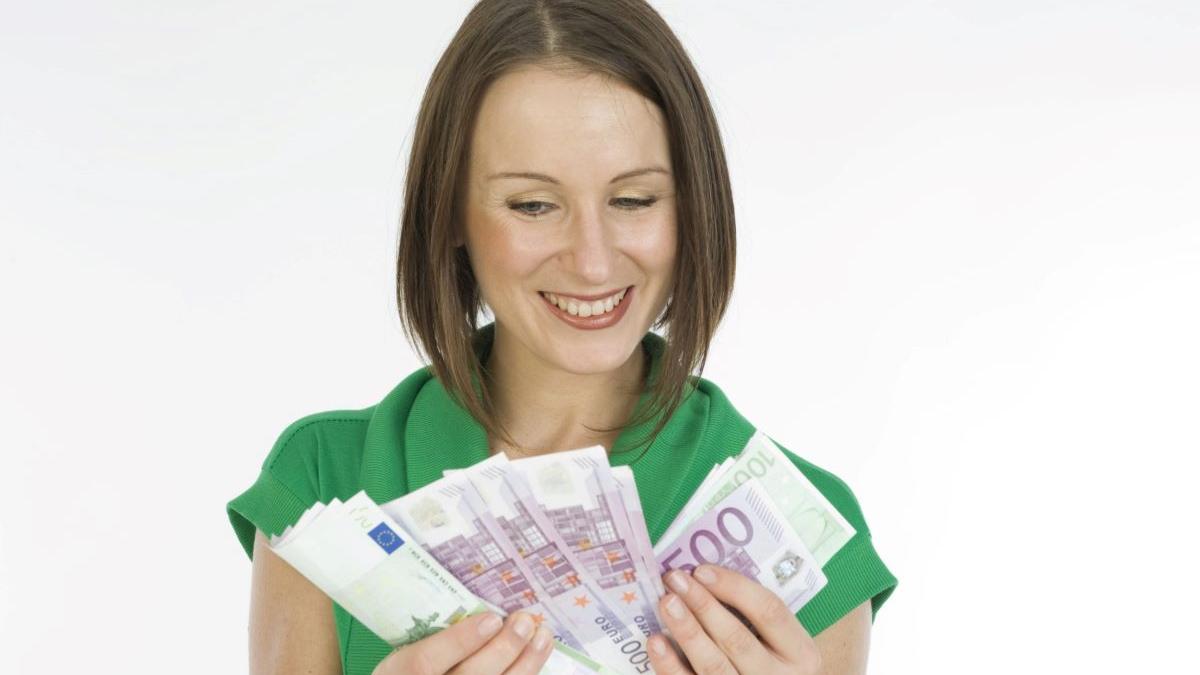 Perspectiva zodiacală asupra succesului financiar: Cele 3 zodii care pot transforma situația materială în iunie 2026