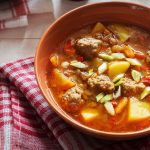 Explorarea Gastronomiei în Cea Mai Fericită Țară din Lume: O Invitație la Voluntariat
