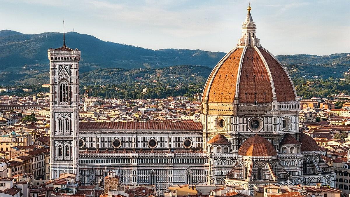 Florența își extinde restricțiile pentru Airbnb: O analiză a impactului asupra turismului și comunității locale