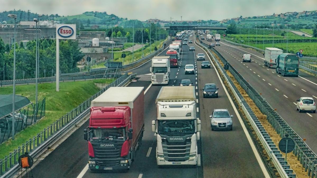 Noua reglementare privind taxa de autostradă: Cum pot șoferii să recupereze banii în cazul ambuteiajelor