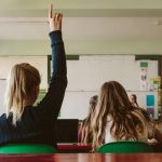 Semnificația și Impactul Cuvântului „Precoce” în Cultura Română