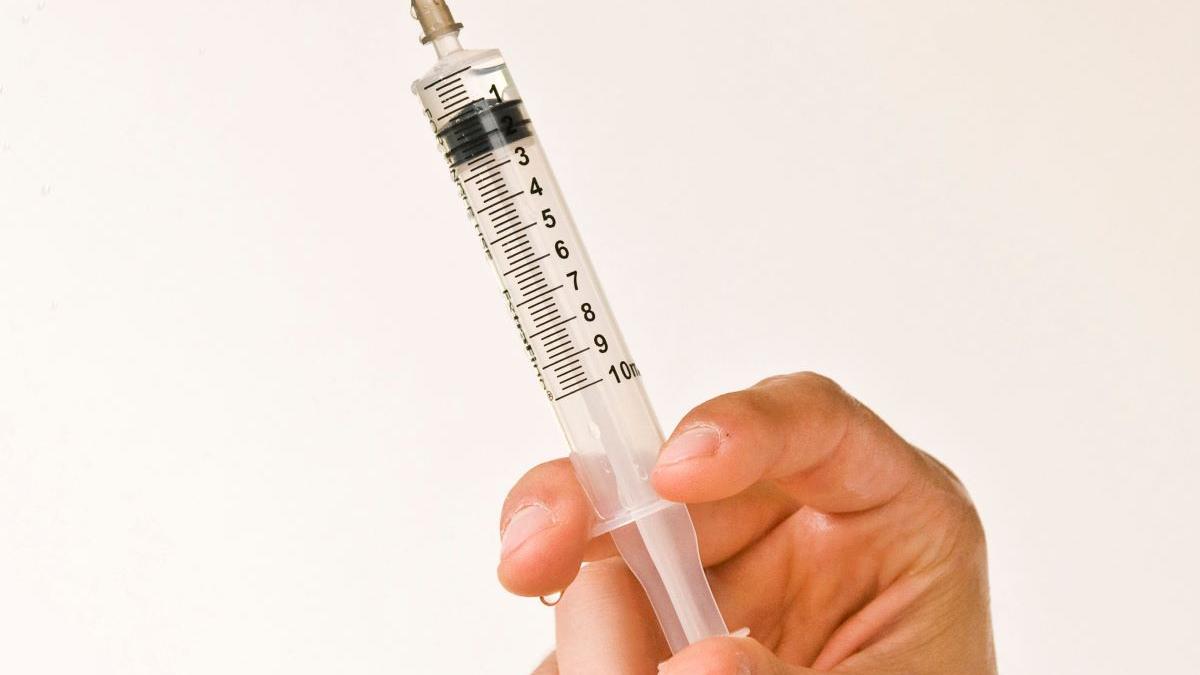 Revoluția în Tratamentul Cancerului: O Injecție Care Transformă Viitorul Pacienților cu Tumori Rezistente la Chimioterapie