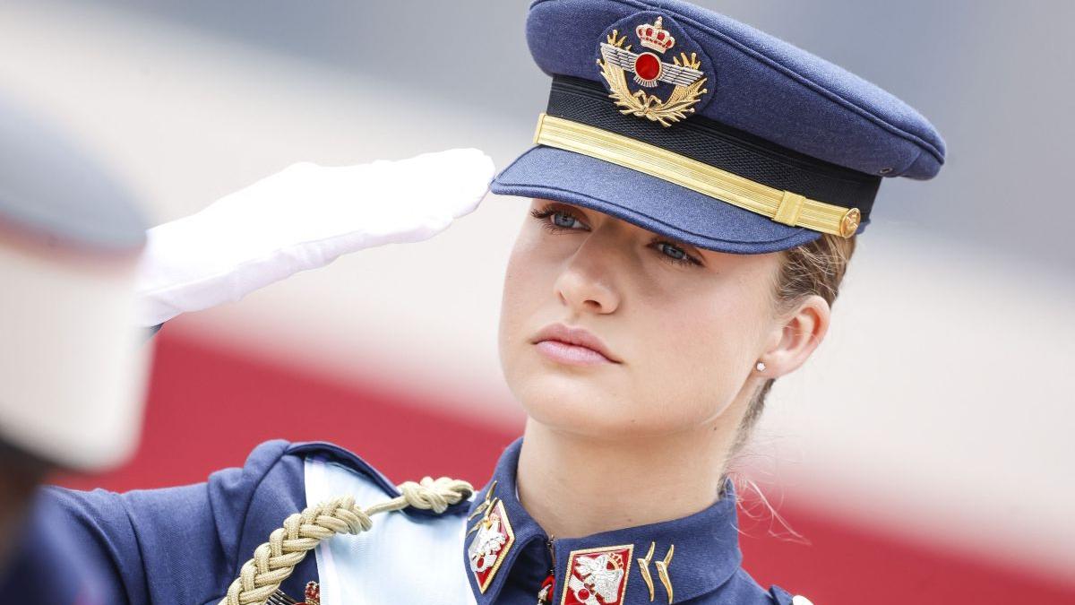Prințesa Leonor: O viitoare regină pregătită să zboare cu parașuta militară