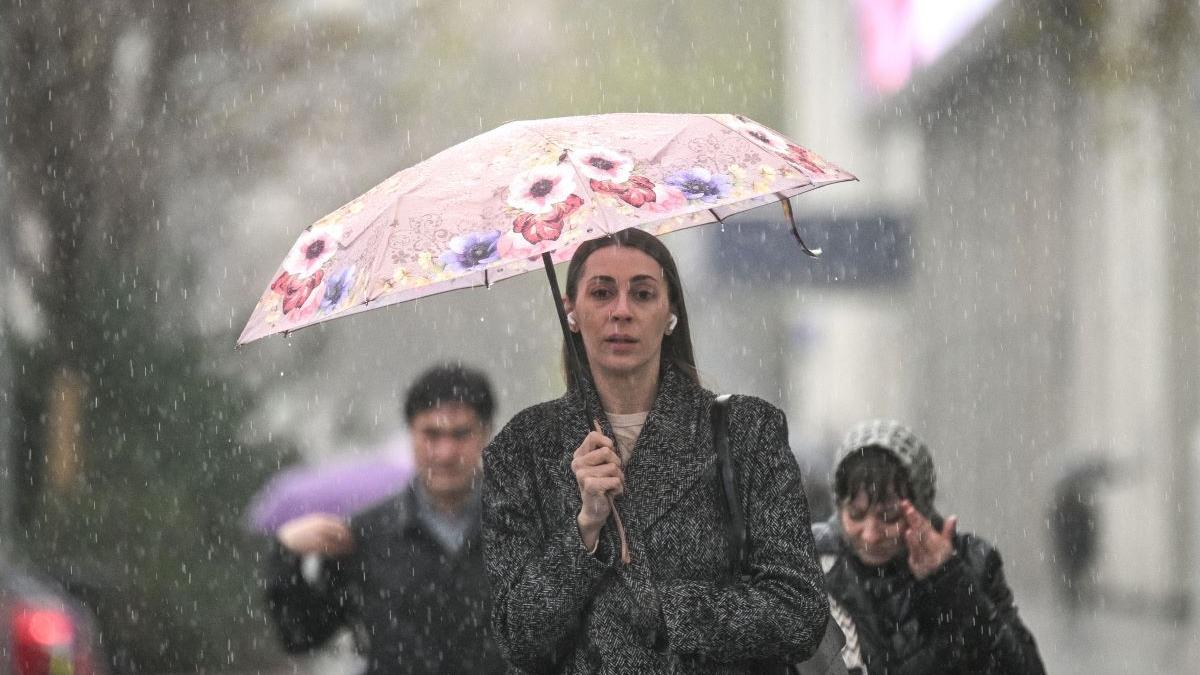 Impactul vremii severe: Ploile torențiale și vijeliile care afectează România