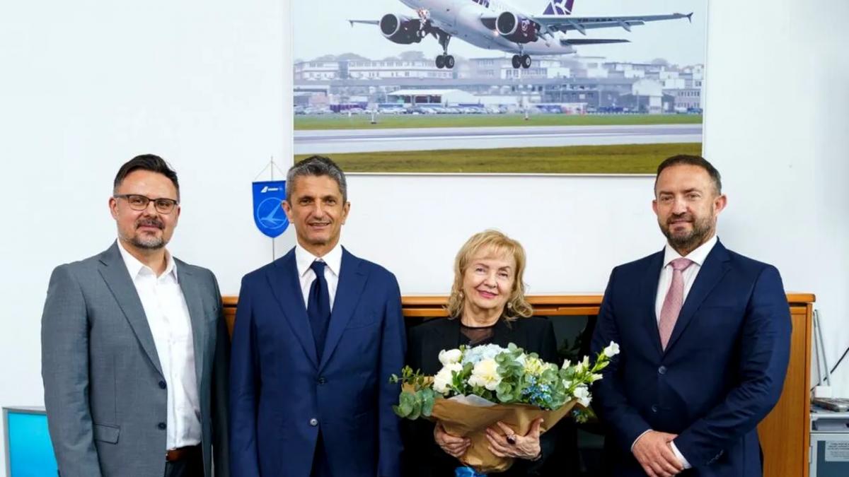 Mircea Lucescu: O legendă a fotbalului românesc pe aripile TAROM