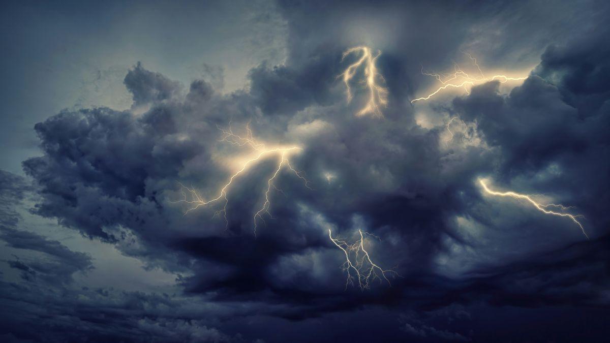 Furtuni devastatoare în București și 12 județe: Impactul schimbărilor climatice asupra României