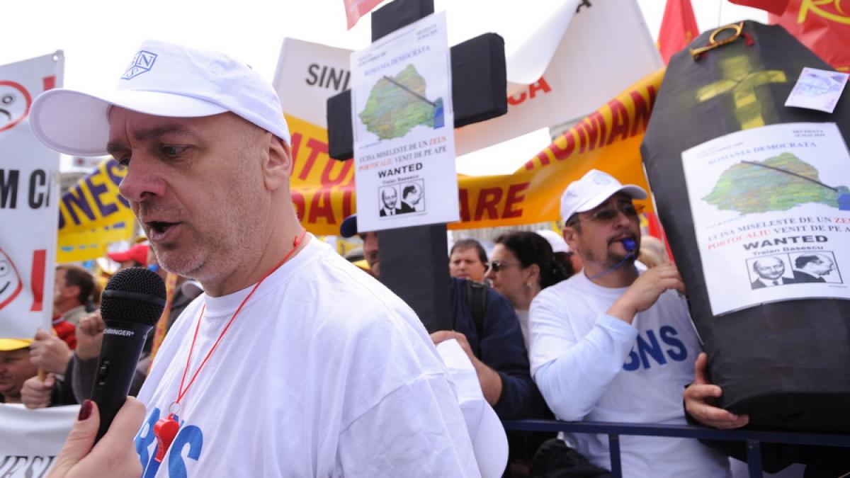Controversa Legii Salarizării: Sindicatele și BNS Cer Retragerea Actului în Urma Inechităților și Lipsa de Transparență