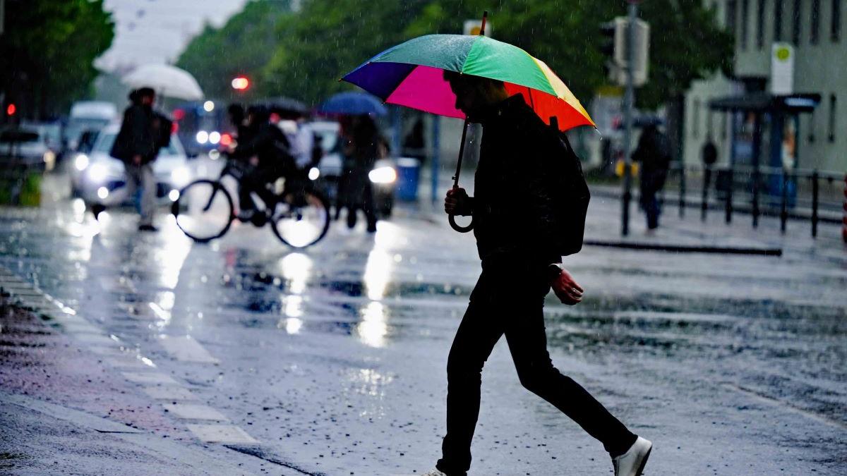 Cod Galben de Vijelii și Ploi Torențiale: Impactul Schimbărilor Meteorologice asupra României