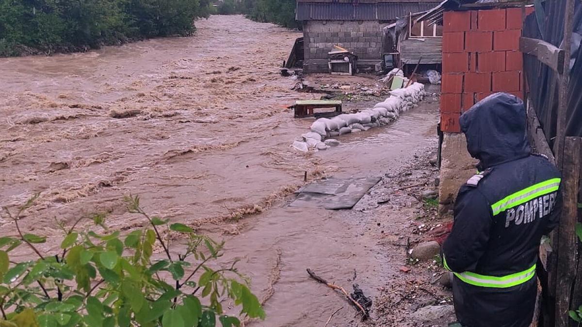 Viituri devastatoare pe litoralul românesc: O analiză detaliată a evacuărilor și a impactului asupra comunităților