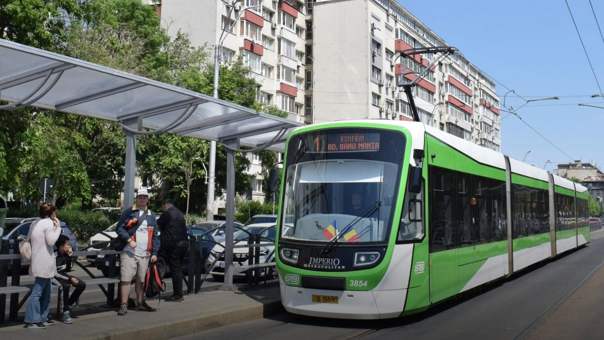 Inovații în transportul public din București: Tramvaie și troleibuze moderne cu dotări esențiale