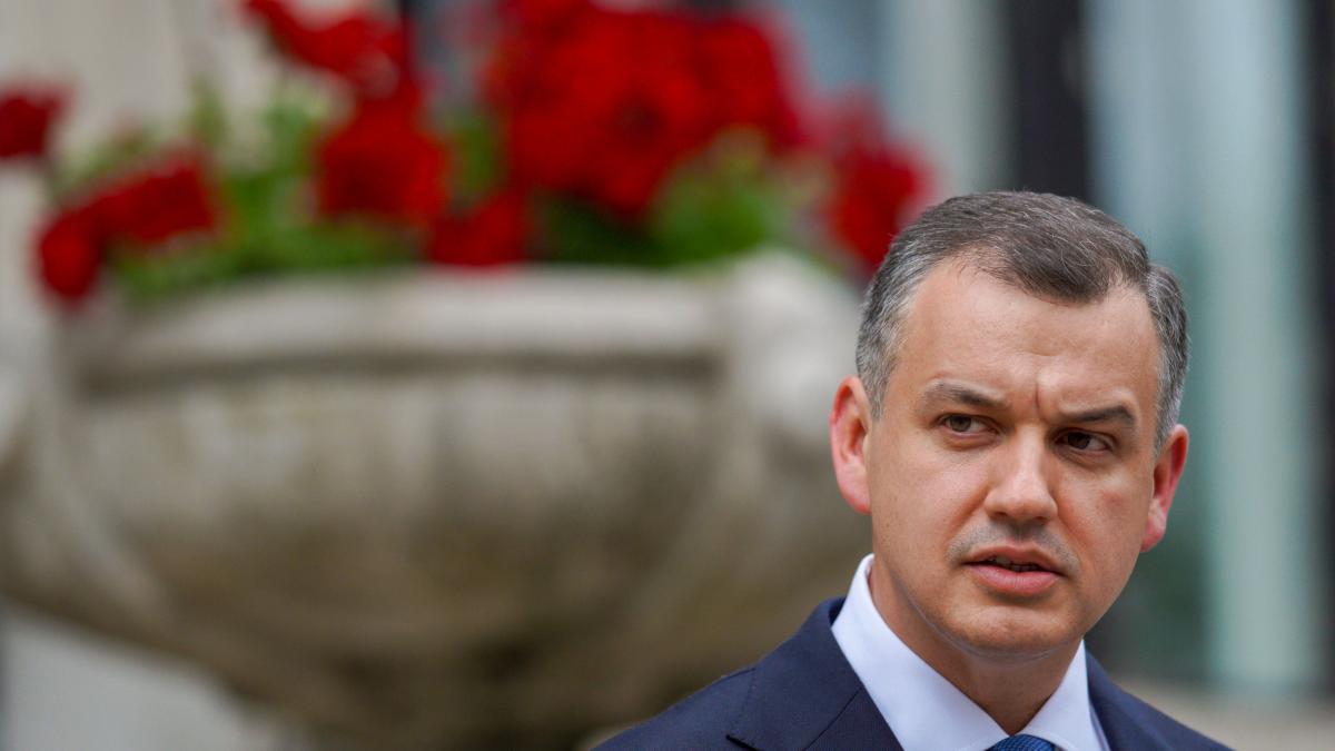 Eugen Tomac și căutarea susținerii politice: O analiză a discuțiilor pentru noul Cabinet tehnocrat