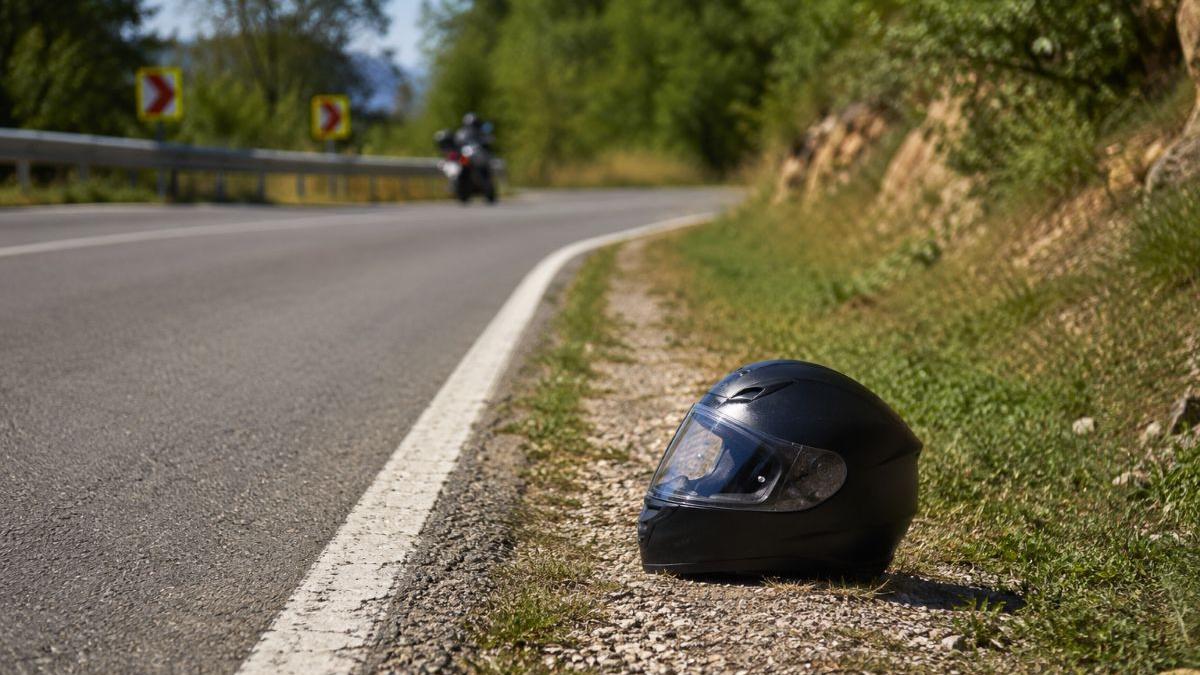 Semnalul de Urgență al Motocicliștilor: Importanța și Impactul Regulilor Nescrise în Comunitatea Bikerilor