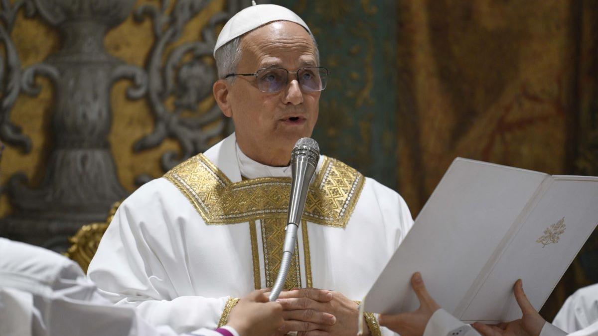 Papa Leon al XIV-lea în Spania: O analiză a crizei globale contemporane