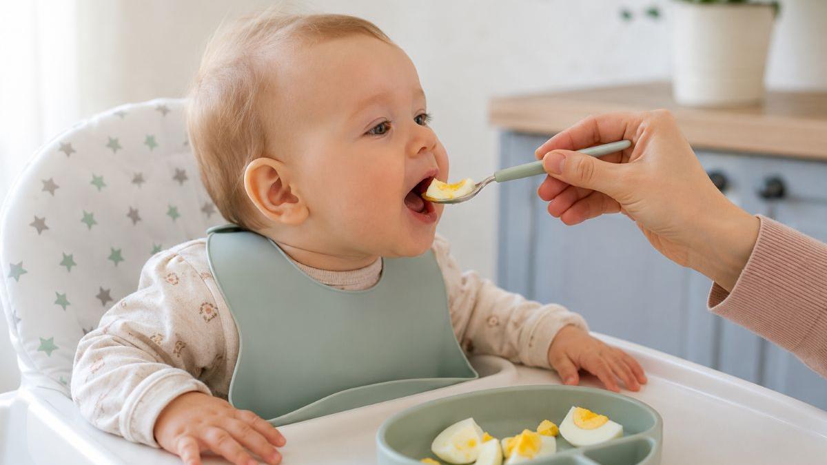 Introducerea Ouălor în Dieta Bebelușilor: O Decizie Care Poate Preveni Alergiile