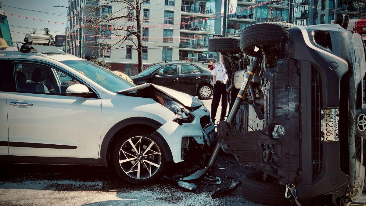 Impactul falimentului celui mai mare asigurător bulgar asupra șoferilor români: O criză în asigurările auto