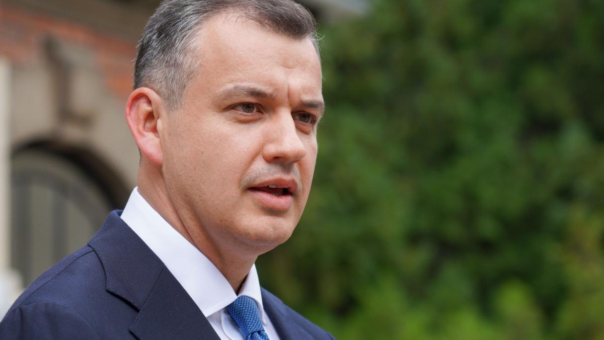Eugen Tomac și Dialogul cu Minoritățile: O Cale Spre Compromis în Politica Românească?