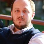Adrian Papahagi se retrage din echipa de miniștri: Implicații și perspective asupra Guvernului Tomac