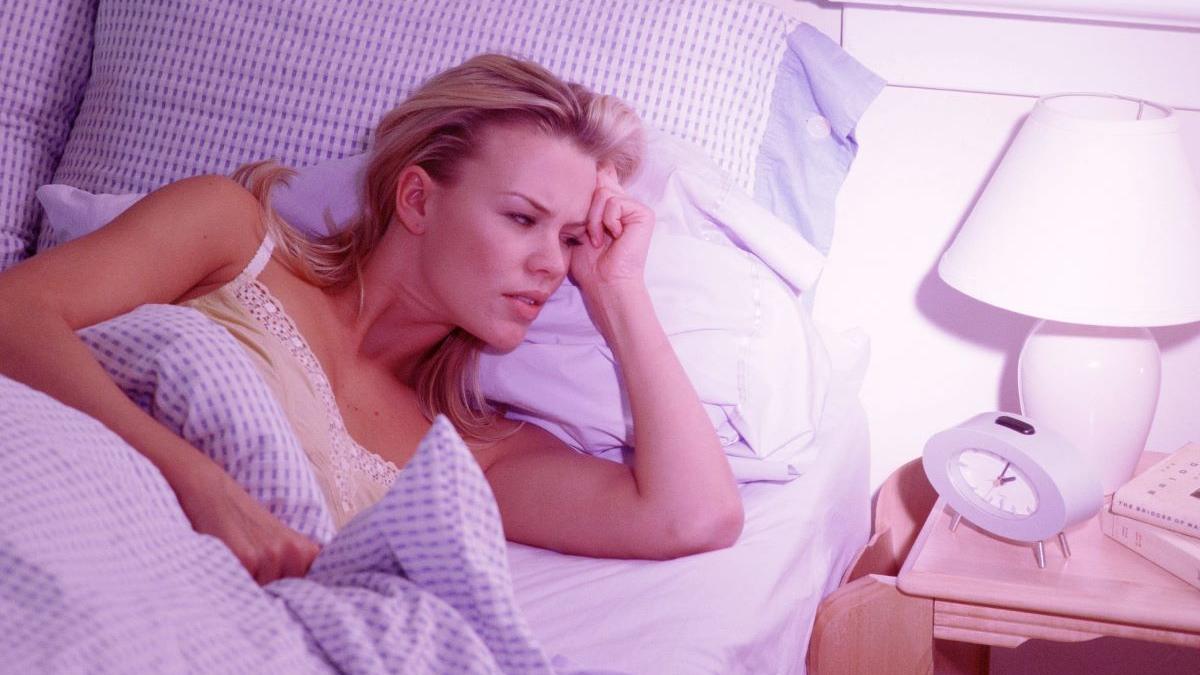 Somnul și factorii săi adesea neglijați: Cum influențează obiceiurile noastre viața de zi cu zi
