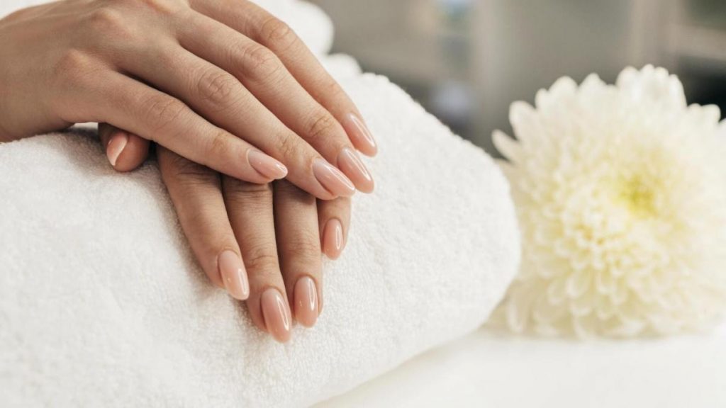 Manichiura verii 2026: Trecut, prezent și viitor în tendințele de beauty