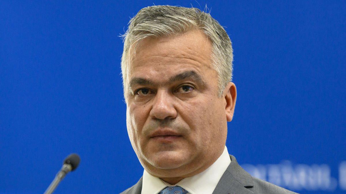 Adrian Veștea și Provocările Politice: Între Tensiuni în PNL și Viitorul Guvernului