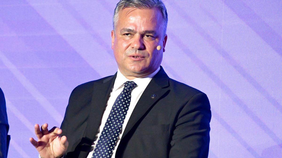 Adrian Veștea și Planurile Sale pentru Viitorul Guvern: O Analiză Detaliată a Măsurilor Urgente Propuse