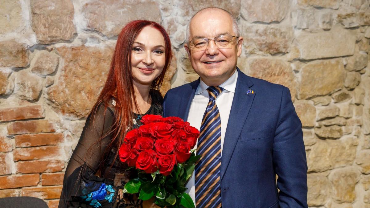 Oana Boc: O Analiză Detaliată a Vieții și Activității Soției Premierului Emil Boc