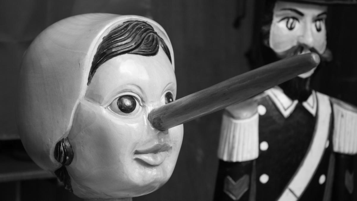 Mincinoșii din societatea contemporană: Cum recunoaștem și combatem minciuna cronică