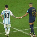 În așteptarea lui Messi și Mbappe: Impactul Financiar și Social al Sportului de Performanță