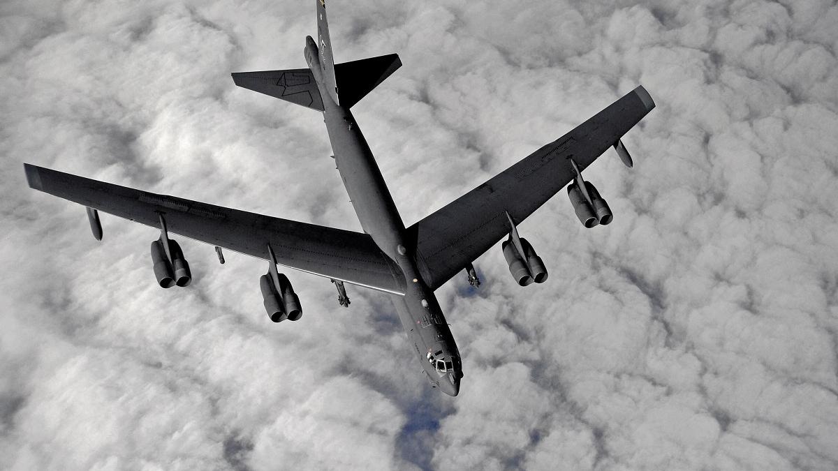Tragedie la Baza Aeriană din California: Prăbușirea Bombardierului B-52 și Impactul Asupra Comunității Militare