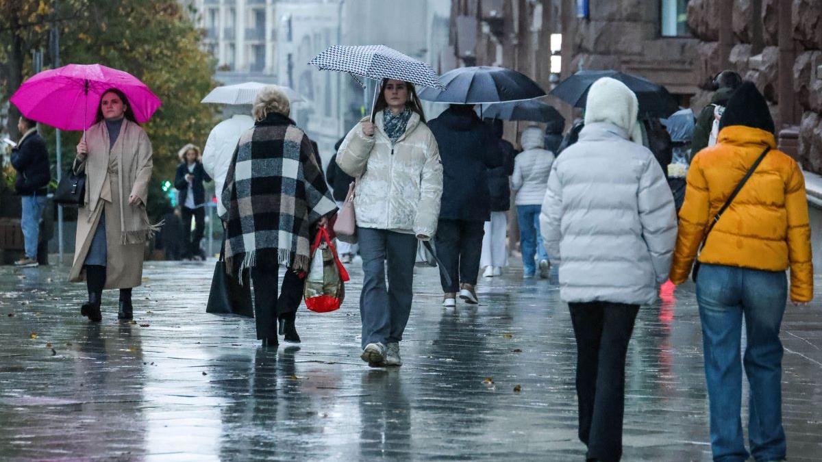 Avertizări Meteo Severe: Impactul Ploilor Torențiale, Vijeliilor și Grindinei asupra Comunităților din România