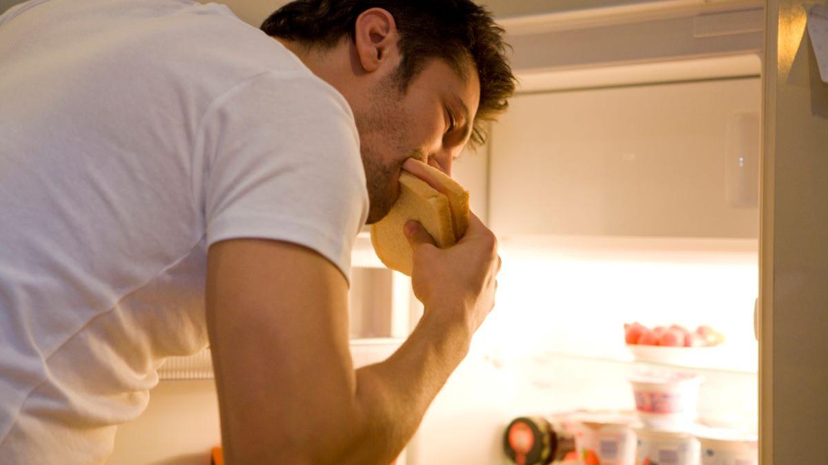 Efectele consumului de alimente seara târziu: O privire detaliată asupra impactului asupra sănătății