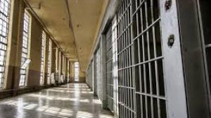 Profanatori de morminte: O analiză detaliată a jafurilor din cimitirele Franței de către doi români