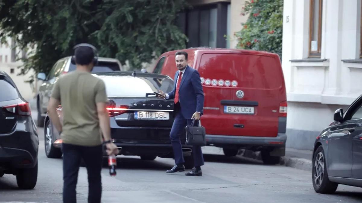 Tensiuni în PNL: Adrian Veștea și autoexcluderea din partid – O analiză detaliată