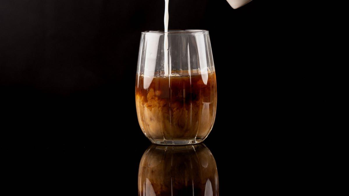 Băutura care a devenit virală pe TikTok: Trendul verii care cucerește iubitorii de cafea