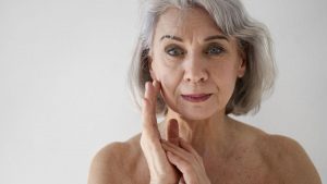 Menopauza: O nouă etapă de transformare în viața femeilor și impactul acesteia asupra sănătății