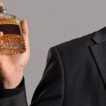 Aromele Verii: 7 Parfumuri Bărbătești Care Îmbină Prospețimea cu Eleganța