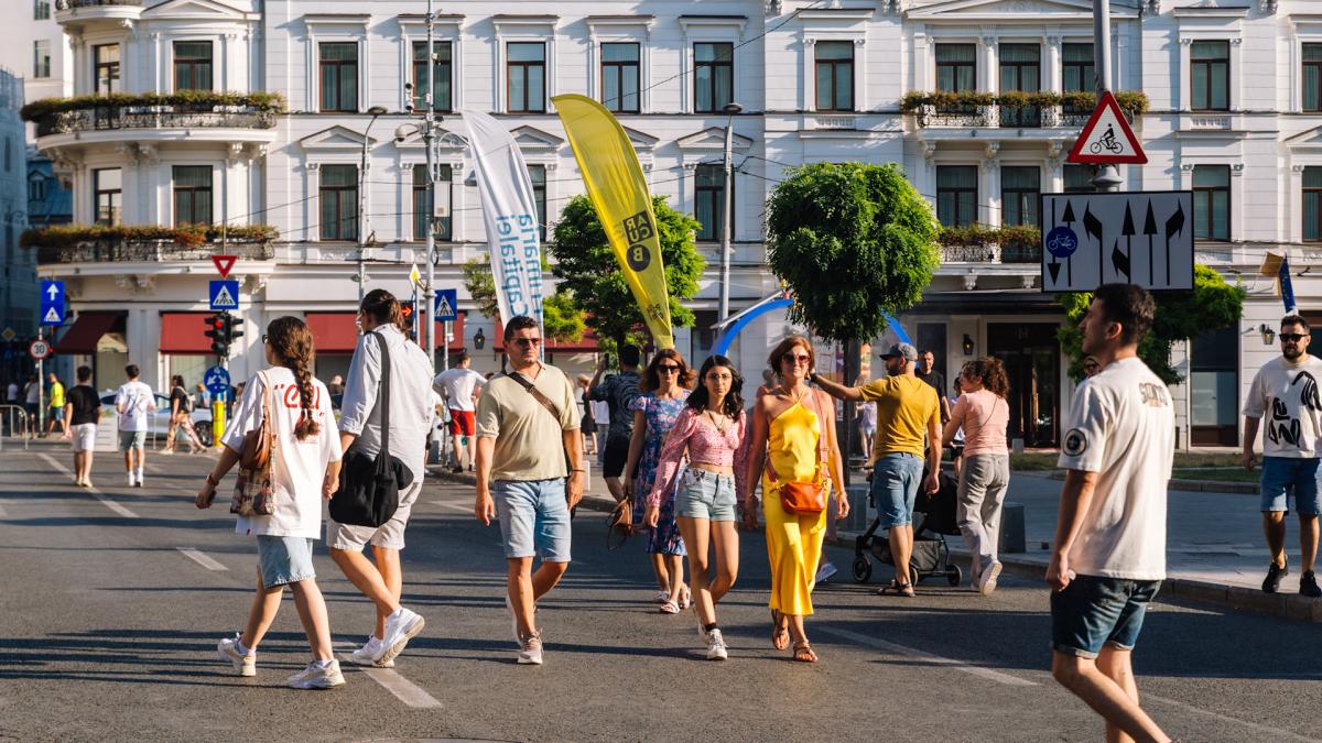 Predicții alarmante: Când și cum ar putea dispărea omenirea?