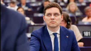 Explozia de Neînțelegeri: Impactul Deciziilor Politice asupra Siguranței Cetățenilor în România