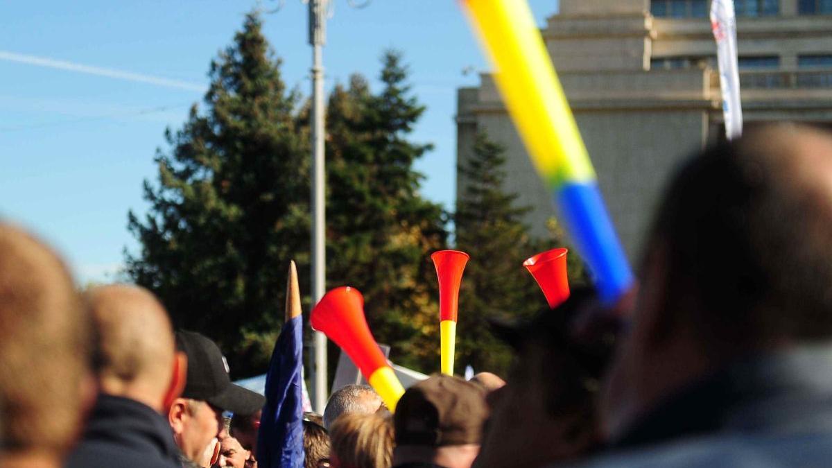 Protest în Piața Victoriei: O analiză detaliată a mobilizării sociale din fața Guvernului