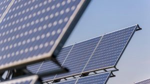 Energia solară în România: Un salt impresionant, dar facturile rămân o povară pentru consumatori