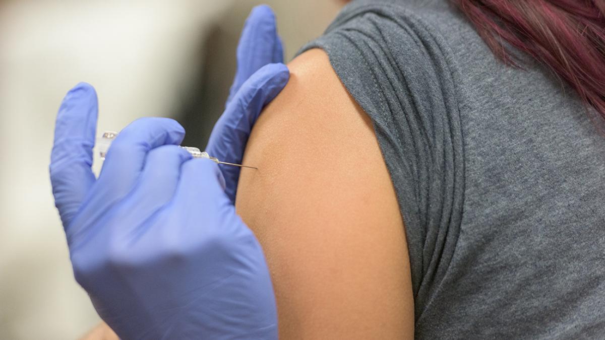 Revoluția vaccinării: Impactul vaccinului împotriva cancerului de col uterin asupra tinerelor din România