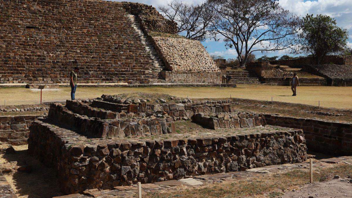Prăbușirea unei piramide din Mexic: cauze și implicații ale acestui eveniment dramatic