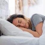 Explorarea Fericirii: De Ce Oamenii Care Se Culcă La Ora 21:00 Sunt Mai Fericiți
