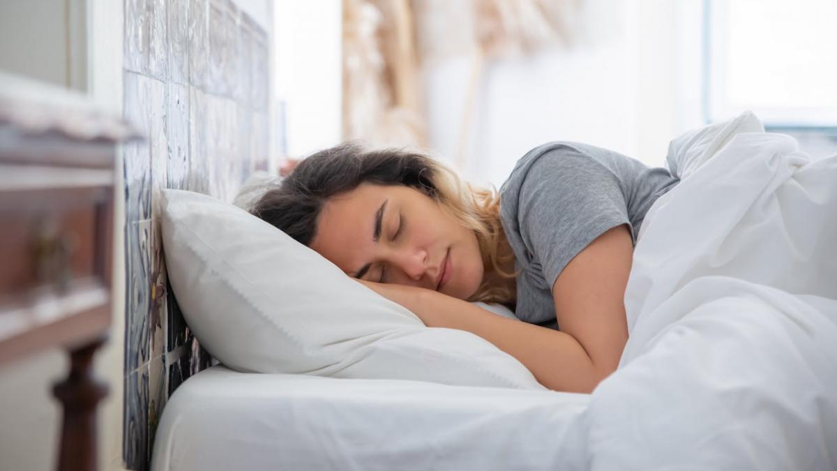Explorarea Fericirii: De Ce Oamenii Care Se Culcă La Ora 21:00 Sunt Mai Fericiți