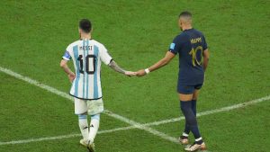 Messi și Mbappé: Războiul Gigantilor în Fotbalul Modern