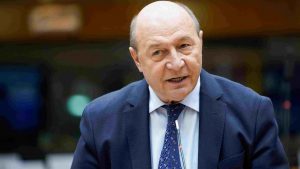 Traian Băsescu și Ambiția Electorală: O Privire Asupra Politicii Românești