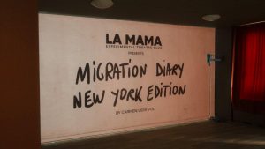 Premiera Spectacolului Multimedia ‘Migration Diary’ la Teatrul La MaMa: O Reflecție Asupra Mobilității Umane și Identităților Culturale