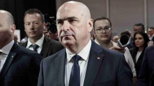 Politica românească în criză: De la trădători la extremiști – O analiză a schimbărilor din PNL