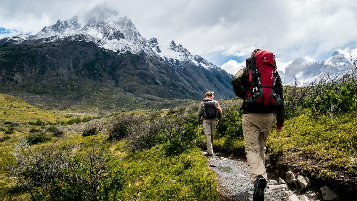 Deschiderea Traseelor Montane din Bucegi: Oportunitate pentru Turismul Românesc și Conservarea Naturii